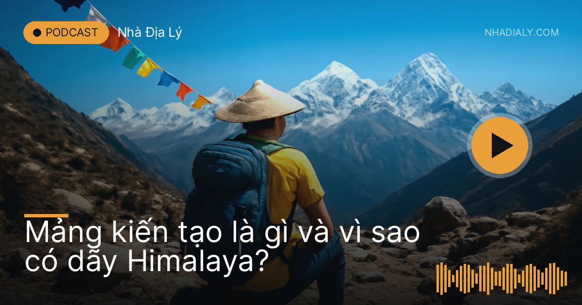 Dãy núi tuyết phủ trập trùng dưới bầu trời xanh trong