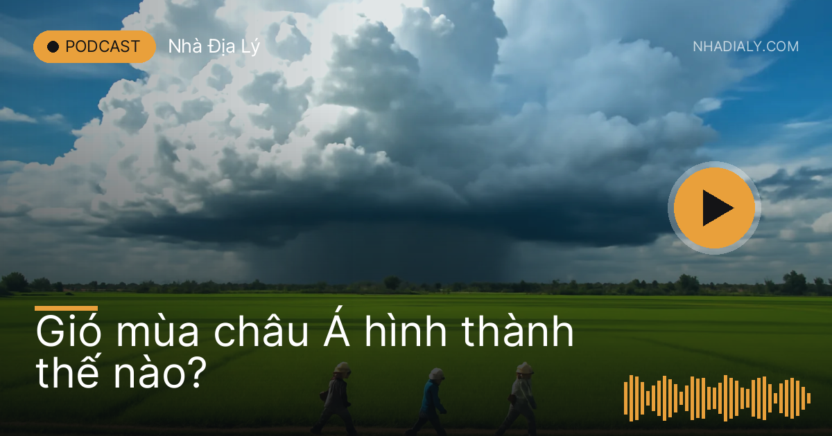 Mây đen kéo tới trên cánh đồng lúa báo hiệu mùa mưa